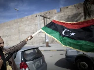 محادثات سرية بين رئيسي الحكومة الانتقالية الموالية للبرلمان الليبي المعترف به دولياً والموجود في مدينة طبرق