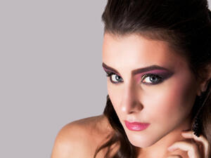 تجنبي المبالغة بوضع الماسكارا وعدم إزالتها