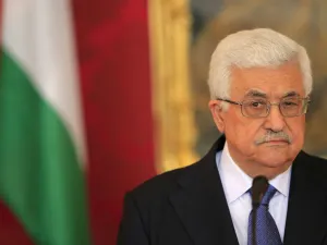 Speaking at a joint news conference, Abbas and Emmanuel Macron welcomed Thursday's UN vote against the U.S. recognition of Jerusalem as Israel's capital. (AFP/File Photo)