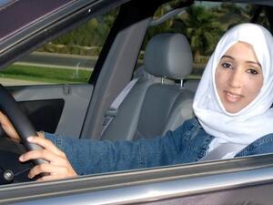 وتتركز رؤية 2030 على رفع نسبة مشاركة المرأة في سوق العمل من 22% إلى 30%.

