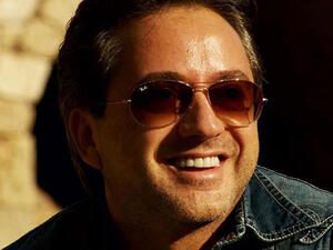 مروان خوري يحظى بدرع (يوتيوب) 