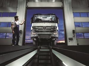 Mercedes-Benz Oman 