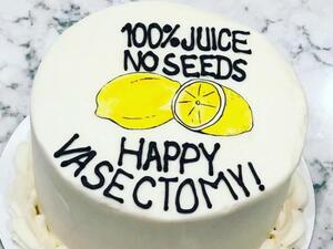 Cake celebrates man's 'Happy Vasectomy'. (Twitter)