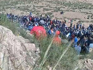  آلاف المواطنين يخرجون باتجاه جبل "تيزي" بحثا عن كنز