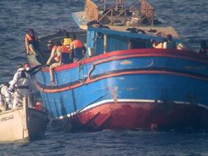 مناورات الزورق الذي لم تعرف هويته جعلته في مرمى نيران سفينة المراقبة 