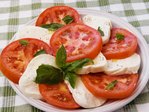 طريقة عمل جبنة الموزاريلا في المنزل