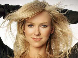 ناعومي واتس