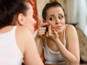 تحتاج البشرة إلى الجليكوليك وحامض الصفصاف