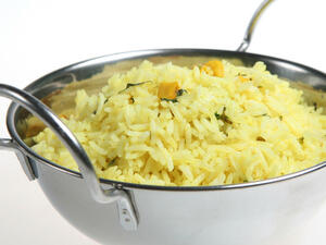 طبق الأرز البرازيلي بالليمون والكزبرة
