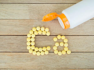 يعتبر الكالسيوم من العناصر الهامة في الحفاظ على قوة الأسنان والعظام 