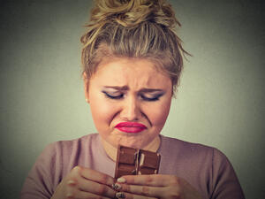 يجب الاحتفاظ بها بعيداً من عينك ومتناول يدك
