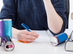 استخدام مشروبات الطّاقة بشكلٍ مفرط يؤثّر سلبًا في النّوم 
