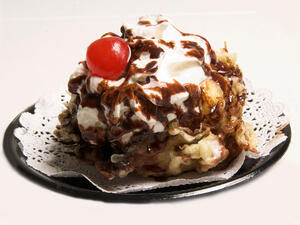 كرات الآيس كريم المقلي