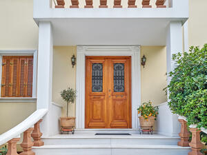 ضعي على باب منزلك اسمك وآية قرآنية ضعي على باب منزلك اسمك وآية قرآنية