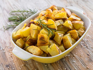 البطاطس المحمرة في الفرن