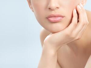 هل تدركين أنه بإمكانك تكبير شفتيك بطريقة بسيطة وسهلة