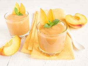 عصير الخوخ بالحليب