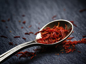 الزعفران للحامل يساعد في التخلص من مشاعر الاكتئاب والحزن

