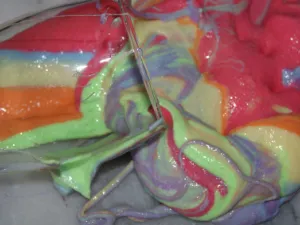 Slime السلايم لعبة أمريكية الصنع عبارة عن طين سحري سهل التشكيل والتكوين