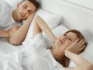 غالباً يكون الشخير مرتبطاً بالوزن الزائد

