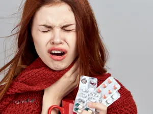 من أعراض احتقان البلعوم الناتج عن العدوى البكتيرية تضخّم اللوزتين

