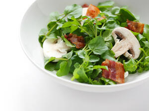 سلطة الجرجير بالمشروم