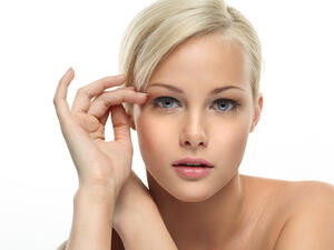 الزيوت الطبيعية تعالج مشاكل البشرة والشعر والجلد 