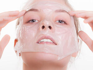 تحتاج البشرة إلى العناية حتّى نتجنّب المشاكل التي قد تظهر عليها لاحقاً،