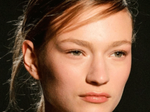 تسريحة الشعر تعتبر من أساسيات المرأة الأنيقة