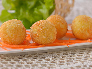 كرات البطاطس المقرمشة بالجبن

كرات البطاطس المقرمشة بالجبن