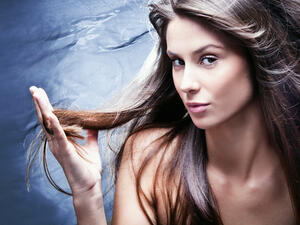 لن يكتمل جمال شعرك مهما كان شكله أو لونه إلإ بكثافته

