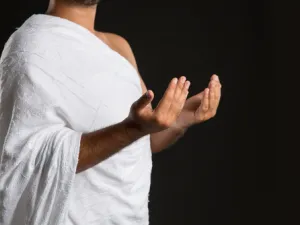 المداومة على غسل اليدين بالماء والصابون أو المواد المطهرة
