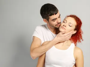 كوني متجدِّدة دائماً معه حتى لا يشعر بالملل
