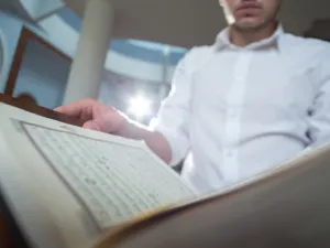 من صفات ليلة القدر قوة الإضاءة والنور الساطع فيها
