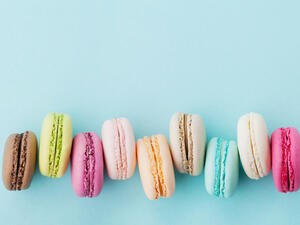 حلوى الماكرون الملون