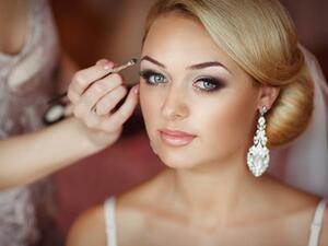 عندما يتم تمرير كريم الأساس على وجهك يجب عدم فرك هذا المستحضر كثيرا