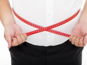 يحتار الرجال لعدم تغلبهم على الشحوم الزائدة وخاصة في منطقة البطن
