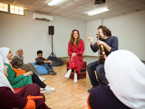 الملكة رانيا زوجة ملك الأردن من أشهر أيقونات الموضة في العالم العربي