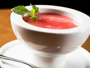 شوربة البطيخ بالنعناع