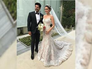 تشابه كبير بين إطلالتي زفاف "فهرية أفجان" و " ناصليهان أتاجول"، من الأجمل؟‎