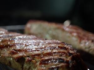 أخرجي ستيك اللحم من الثلاجة قبل 30 دقيقة من الطهي

