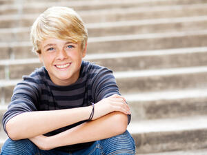 يتعرض المراهق لتغيرات هرمونية تؤدي لزعزعة بعض الجوانب من شخصيته

