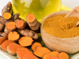 الكركم يعالج مشاكل فروة الرأس

