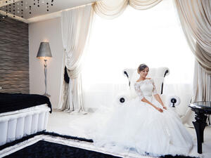 يجب أن تتمهلي وتتأني في إختيار غرفتك بشكل يرضى ذوقك
 يجب أن تتمهلي وتتأني في إختيار غرفتك بشكل يرضى ذوقك