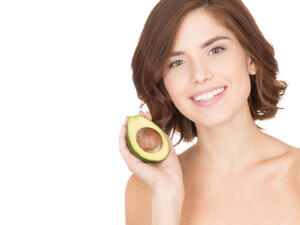الأفوكادو عنصر مهم للعناية بالبشرة 