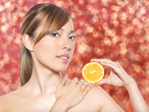 جربي قشور البرتقال المجففة واللبن
