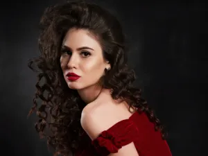 لتقوية عضلات الوجه شدّي وجهك كأنك في حالة غضب لمدة 4 ثوانٍ

