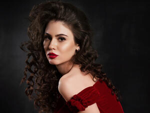 لتقوية عضلات الوجه شدّي وجهك كأنك في حالة غضب لمدة 4 ثوانٍ

