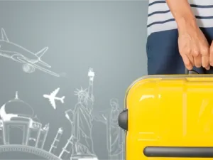 يجب أن تتمتع حقائب السفر بالمتانة لأنها تتعرض للعنيف من عمال النقل