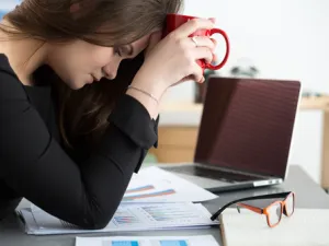 إذا كانت ساعات العمل طويلة تتطلب منك تناول وجبة الغداء في مكتبك